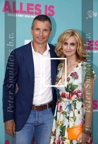 Amsterdam 29 juli 2020
Premiere alles is zoals het zou moeten zijn in euroscoop, De film is naar een boek van Daphne Deckers. Daphne kwam met haar man Richard Krajicek hun kinderen Emma en Alec en de vriendin van Alec