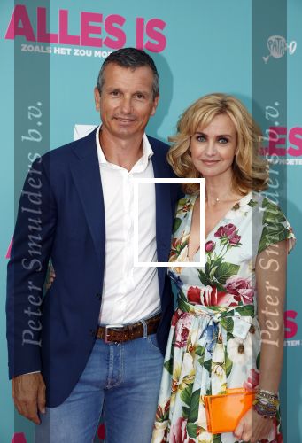 Amsterdam 29 juli 2020
Premiere alles is zoals het zou moeten zijn in euroscoop, De film is naar een boek van Daphne Deckers. Daphne kwam met haar man Richard Krajicek hun kinderen Emma en Alec en de vriendin van Alec