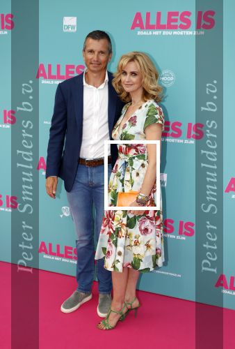 Amsterdam 29 juli 2020
Premiere alles is zoals het zou moeten zijn in euroscoop, De film is naar een boek van Daphne Deckers. Daphne kwam met haar man Richard Krajicek hun kinderen Emma en Alec en de vriendin van Alec