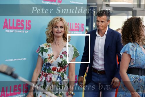 Amsterdam 29 juli 2020
Premiere alles is zoals het zou moeten zijn in euroscoop, De film is naar een boek van Daphne Deckers. Daphne kwam met haar man Richard Krajicek hun kinderen Emma en Alec en de vriendin van Alec