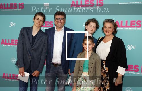 Amsterdam 29 juli 2020
Premiere alles is zoals het zou moeten zijn in euroscoop, De film is naar een boek van Daphne Deckers. Edward Stelder met gezin