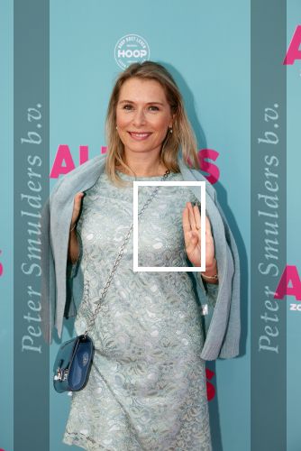 Amsterdam 29 juli 2020
Premiere alles is zoals het zou moeten zijn in euroscoop, De film is naar een boek van Daphne Deckers. Elle v Rijn kwam met een vriendin