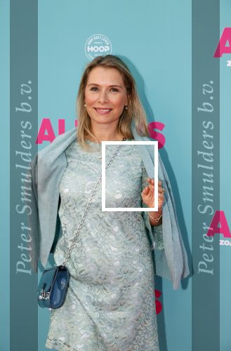 Amsterdam 29 juli 2020
Premiere alles is zoals het zou moeten zijn in euroscoop, De film is naar een boek van Daphne Deckers. Elle v Rijn kwam met een vriendin