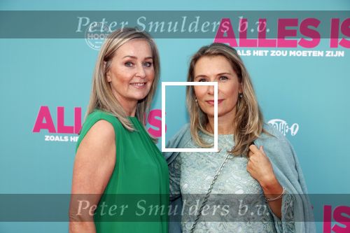 Amsterdam 29 juli 2020
Premiere alles is zoals het zou moeten zijn in euroscoop, De film is naar een boek van Daphne Deckers. Elle v Rijn kwam met een vriendin