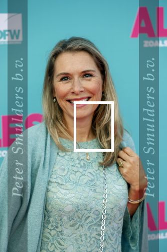 Amsterdam 29 juli 2020
Premiere alles is zoals het zou moeten zijn in euroscoop, De film is naar een boek van Daphne Deckers. Elle v Rijn kwam met een vriendin