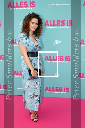 Amsterdam 29 juli 2020
Premiere alles is zoals het zou moeten zijn in euroscoop, De film is naar een boek van Daphne Deckers. Daphne kwam met haar man Richard Krajicek hun kinderen Emma en Alec en de vriendin van Alec