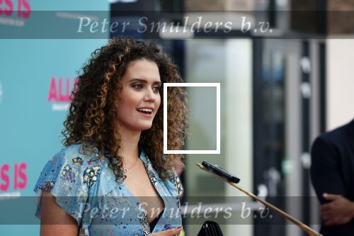 Amsterdam 29 juli 2020
Premiere alles is zoals het zou moeten zijn in euroscoop, De film is naar een boek van Daphne Deckers. Daphne kwam met haar man Richard Krajicek hun kinderen Emma en Alec en de vriendin van Alec