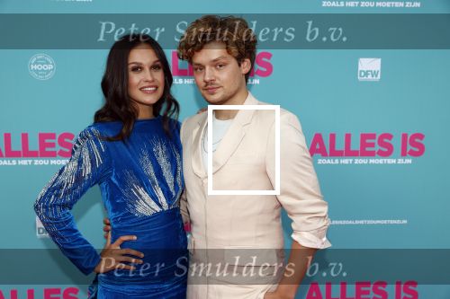 Amsterdam 29 juli 2020
Premiere alles is zoals het zou moeten zijn in euroscoop, De film is naar een boek van Daphne Deckers. Holly Brood kwam met vriend Soy Kroon