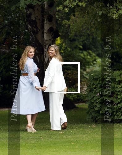 Den Haag  17 juli 2020
Koninklijk fotouurtje in de tuin van Huis ten Bosch . Vanwege corona was er veel minder pers uitgenodigd dan andere jaren. Aanwezig koning Willem Alexander Koningina Maxima en de prinsessen Amalia Alexia en Ariane .