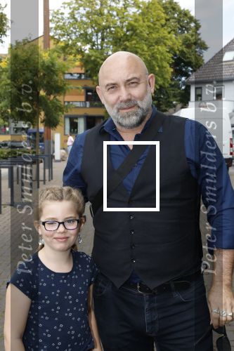 Hilversum, 2 Augustus 2020
Premiere speelfilm ENGEL
Loek Peters met dochtertje