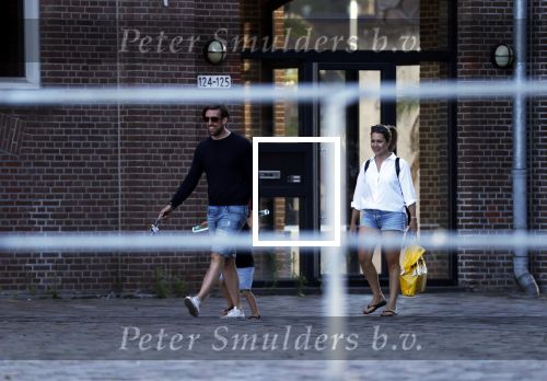 Rotterdam 22 juli 2020
Mattie Valk met zijn vriendin en haar zoontje bij zijn huis/appartement