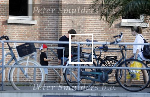 Rotterdam 22 juli 2020
Mattie Valk met zijn vriendin en haar zoontje bij zijn huis/appartement