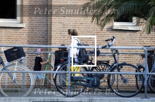 Rotterdam 22 juli 2020
Mattie Valk met zijn vriendin en haar zoontje bij zijn huis/appartement