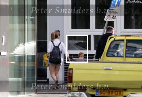 Rotterdam 22 juli 2020
Mattie Valk met zijn vriendin en haar zoontje bij zijn huis/appartement
