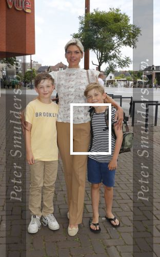Hilversum, 2 Augustus 2020
Premiere speelfilm ENGEL
Medina Schuurman met haar twee kinderen