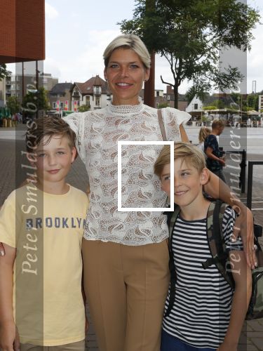 Hilversum, 2 Augustus 2020
Premiere speelfilm ENGEL
Medina Schuurman met haar twee kinderen