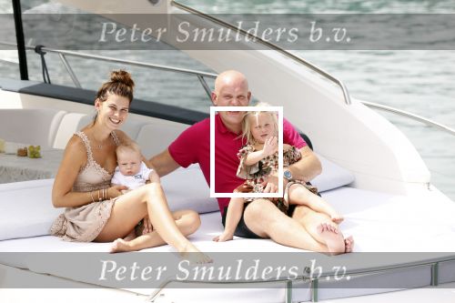ibiza 1 augustus 2020
Michael v Gerwen en zijn vrouw Daphne met hun kinderen Zoe en Mike op ibiza . Ze gingen heerlijk met een boot varen
