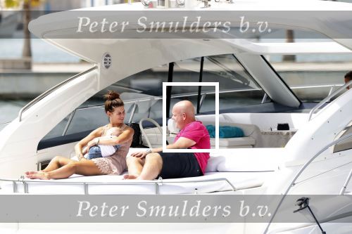 ibiza 1 augustus 2020
Michael v Gerwen en zijn vrouw Daphne met hun kinderen Zoe en Mike op ibiza . Ze gingen heerlijk met een boot varen