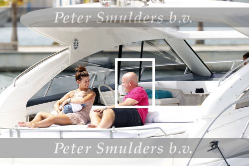 ibiza 1 augustus 2020
Michael v Gerwen en zijn vrouw Daphne met hun kinderen Zoe en Mike op ibiza . Ze gingen heerlijk met een boot varen