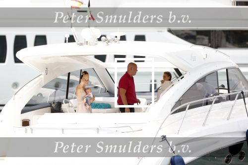 ibiza 1 augustus 2020
Michael v Gerwen en zijn vrouw Daphne met hun kinderen Zoe en Mike op ibiza . Ze gingen heerlijk met een boot varen