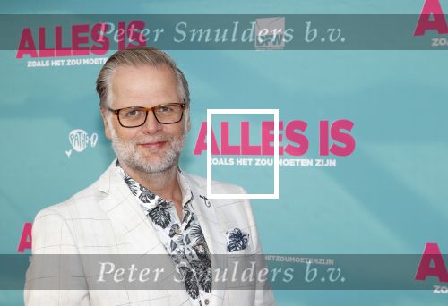 Amsterdam 29 juli 2020
Premiere alles is zoals het zou moeten zijn in euroscoop, De film is naar een boek van Daphne Deckers. Patrick Stoof kwam met zijn dochter