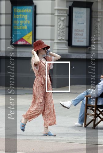 Amsterdam 28 juli 2020
Sigrid ten Napel op straat in amsterdam zuid