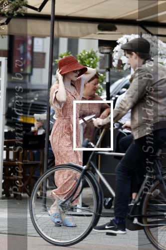 Amsterdam 28 juli 2020
Sigrid ten Napel op straat in amsterdam zuid