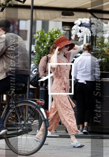 Amsterdam 28 juli 2020
Sigrid ten Napel op straat in amsterdam zuid