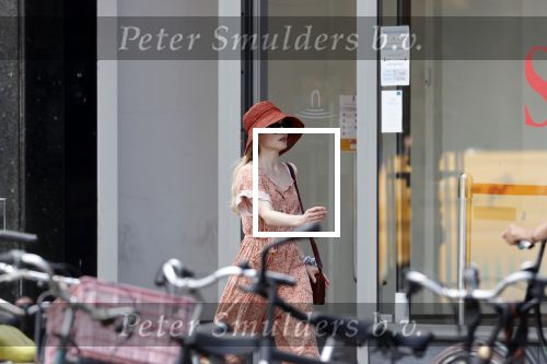 Amsterdam 28 juli 2020
Sigrid ten Napel op straat in amsterdam zuid
