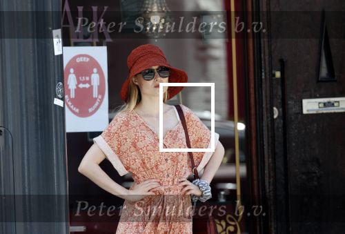 Amsterdam 28 juli 2020
Sigrid ten Napel op straat in amsterdam zuid
