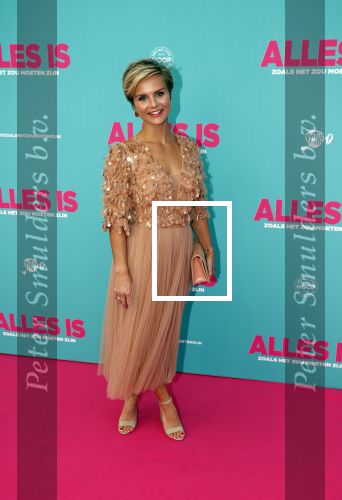 Amsterdam 29 juli 2020
Premiere alles is zoals het zou moeten zijn in euroscoop, De film is naar een boek van Daphne Deckers. Stijn Franken kwam met een vriend