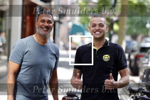 Amsterdam 20 juli 2020
Chahid Charrak in auto en samen met Ruud Gullit op de cornelis schuytstraat. Chahid heet op instagram Dutch Performante
