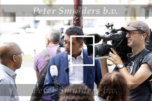 Amsterdam 21 juli 2021
Het publiek kan afscheid nemen van Peter R de Vries . Peter ligt opgebaard in Carre . er komen duizenden mensen langs. Gerri Eickhof