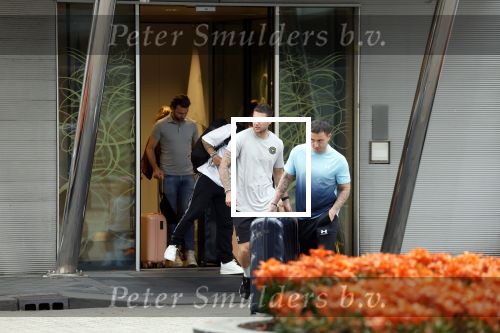 Schiphol Mijdrecht 25 juli 2022
Andre Hazes zijn zoontje Andre jr en ex Monique Westenberg arriveren op schiphol na een vakantie naar Thailand . Ze worden bij het VIP Cenrum opgehaald door Djarno en Diego Hofland die Andre naar het huis van zijn moeder Rachel in Mijdrecht brengen. Monique en Andre Jr gaan met chauffeur naar Berkel en Rodenrijs.