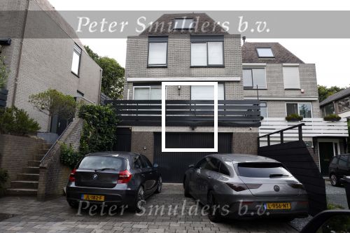 Schiphol Mijdrecht 25 juli 2022
Andre Hazes zijn zoontje Andre jr en ex Monique Westenberg arriveren op schiphol na een vakantie naar Thailand . Ze worden bij het VIP Cenrum opgehaald door Djarno en Diego Hofland die Andre naar het huis van zijn moeder Rachel in Mijdrecht brengen. Monique en Andre Jr gaan met chauffeur naar Berkel en Rodenrijs.
