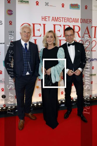 Amsterdam 25 juni 2022
Het damdiner tbv het aidsfonds wordt voor de 30e keer georganiseerd . Het vind dit jaar plaats in AFAS Live. Eva Jinek kwam met Peter v d Vorst en Bob Sikkes