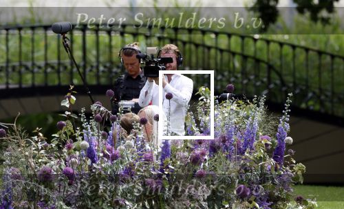 Oegstgeest 30 juli 2022
Trouwen Maxime Meiland en Leroy Molkenboer op kasteel Oud Poelgeest . Aanwezig natuurlijk Martien Meiland Erica Meiland Montana Meiland en haar partner Dirk Hoogstraten. Ook hun dochters Claire en Vive waren aanwezig. Cameraman