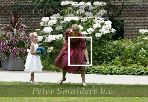 Oegstgeest 30 juli 2022
Trouwen Maxime Meiland en Leroy Molkenboer op kasteel Oud Poelgeest . Aanwezig natuurlijk Martien Meiland Erica Meiland Montana Meiland en haar partner Dirk Hoogstraten. Ook hun dochters Claire en Vive waren aanwezig.