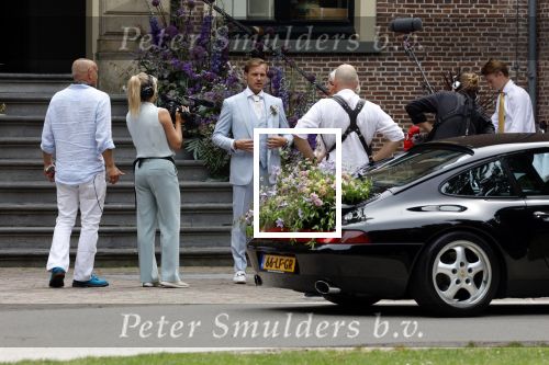 Oegstgeest 30 juli 2022
Trouwen Maxime Meiland en Leroy Molkenboer op kasteel Oud Poelgeest . Aanwezig natuurlijk Martien Meiland Erica Meiland Montana Meiland en haar partner Dirk Hoogstraten. Ook hun dochters Claire en Vive waren aanwezig.