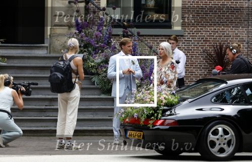Oegstgeest 30 juli 2022
Trouwen Maxime Meiland en Leroy Molkenboer op kasteel Oud Poelgeest . Aanwezig natuurlijk Martien Meiland Erica Meiland Montana Meiland en haar partner Dirk Hoogstraten. Ook hun dochters Claire en Vive waren aanwezig.