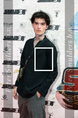 Amsterdam 20 juli 2022
Premiere Strijder in Tuschinski. Soufiane Touzani , Martijn Fischer Maartje v d Wetering Maik Cillekens Anouar Kasmi en Kailani Busker spelen de hoofdrollen. Lorenzo Dinatelle met vrienden