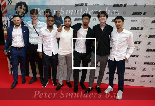 Amsterdam 20 juli 2022
Premiere Strijder in Tuschinski. Soufiane Touzani , Martijn Fischer Maartje v d Wetering Maik Cillekens Anouar Kasmi en Kailani Busker spelen de hoofdrollen. Lorenzo Dinatelle met vrienden