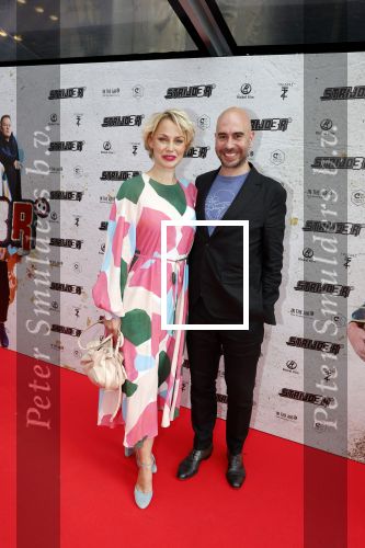 Amsterdam 20 juli 2022
Premiere Strijder in Tuschinski. Soufiane Touzani , Martijn Fischer Maartje v d Wetering Maik Cillekens Anouar Kasmi en Kailani Busker spelen de hoofdrollen. Maartje v d Wetering  kwam met partner Jose Luis Sogorb Jover