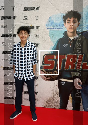 Amsterdam 20 juli 2022
Premiere Strijder in Tuschinski. Soufiane Touzani , Martijn Fischer Maartje v d Wetering Maik Cillekens Anouar Kasmi en Kailani Busker spelen de hoofdrollen.