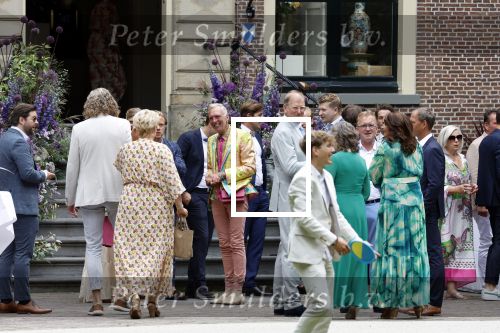Oegstgeest 30 juli 2022
Trouwen Maxime Meiland en Leroy Molkenboer op kasteel Oud Poelgeest . Aanwezig natuurlijk Martien Meiland Erica Meiland Montana Meiland en haar partner Dirk Hoogstraten. Ook hun dochters Claire en Vive waren aanwezig.