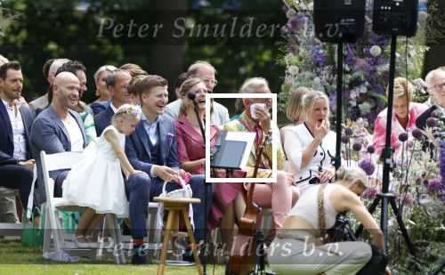 Oegstgeest 30 juli 2022
Trouwen Maxime Meiland en Leroy Molkenboer op kasteel Oud Poelgeest . Aanwezig natuurlijk Martien Meiland Erica Meiland Montana Meiland en haar partner Dirk Hoogstraten. Ook hun dochters Claire en Vive waren aanwezig.
