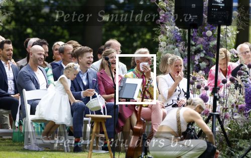 Oegstgeest 30 juli 2022
Trouwen Maxime Meiland en Leroy Molkenboer op kasteel Oud Poelgeest . Aanwezig natuurlijk Martien Meiland Erica Meiland Montana Meiland en haar partner Dirk Hoogstraten. Ook hun dochters Claire en Vive waren aanwezig.