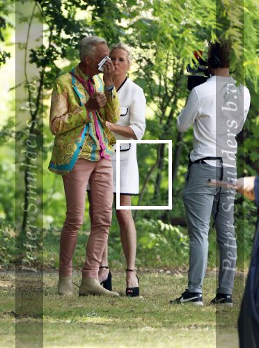 Oegstgeest 30 juli 2022
Trouwen Maxime Meiland en Leroy Molkenboer op kasteel Oud Poelgeest . Aanwezig natuurlijk Martien Meiland Erica Meiland Montana Meiland en haar partner Dirk Hoogstraten. Ook hun dochters Claire en Vive waren aanwezig.