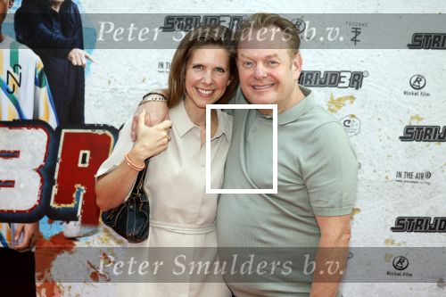 Amsterdam 20 juli 2022
Premiere Strijder in Tuschinski. Soufiane Touzani , Martijn Fischer Maartje v d Wetering Maik Cillekens Anouar Kasmi en Kailani Busker spelen de hoofdrollen. Martijn Fischer kwam met zijn vriendin Ingeborg Helder