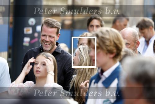 Amsterdam 20 juli 2022
Premiere Strijder in Tuschinski. Soufiane Touzani , Martijn Fischer Maartje v d Wetering Maik Cillekens Anouar Kasmi en Kailani Busker spelen de hoofdrollen. Martijn Koning kwam met nicht Sterre Koning